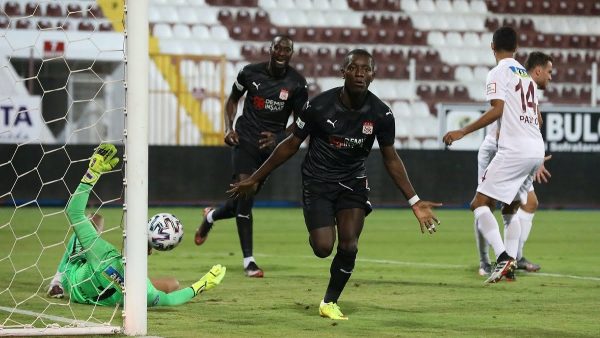 Nhận định, soi kèo Besiktas vs Sivasspor, 01h45 ngày 30/08