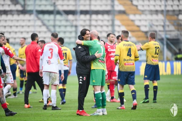Nhận định, soi kèo Bari vs Modena, 00h00 ngày 12/12