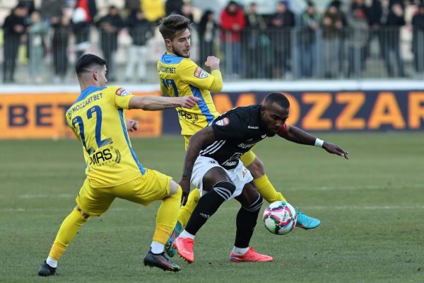 Nhận định, soi kèo Petrolul vs U Cluj, 00h00 ngày 3/12