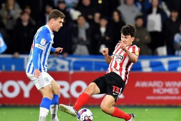 Nhận định, soi kèo Sunderland vs Huddersfield, 01h45 ngày 19/04