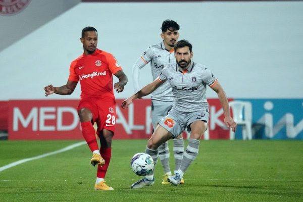 Nhận định, soi kèo Basaksehir vs Umraniyespor, 21h00 ngày 17/05